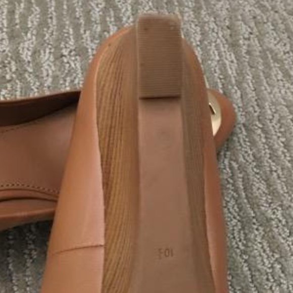 Tory Burch Sophie Gold Logo Wedges - Picture 7 of 7